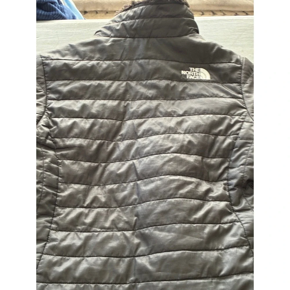 The North Face Girls Mossbud Swirl Reversible Puffer Jacket Black Fleece Coat